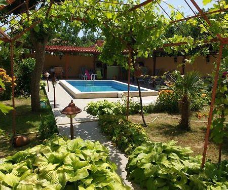 Guest House Yavorov เชอร์โนโมเรทส์ ภายนอก รูปภาพ