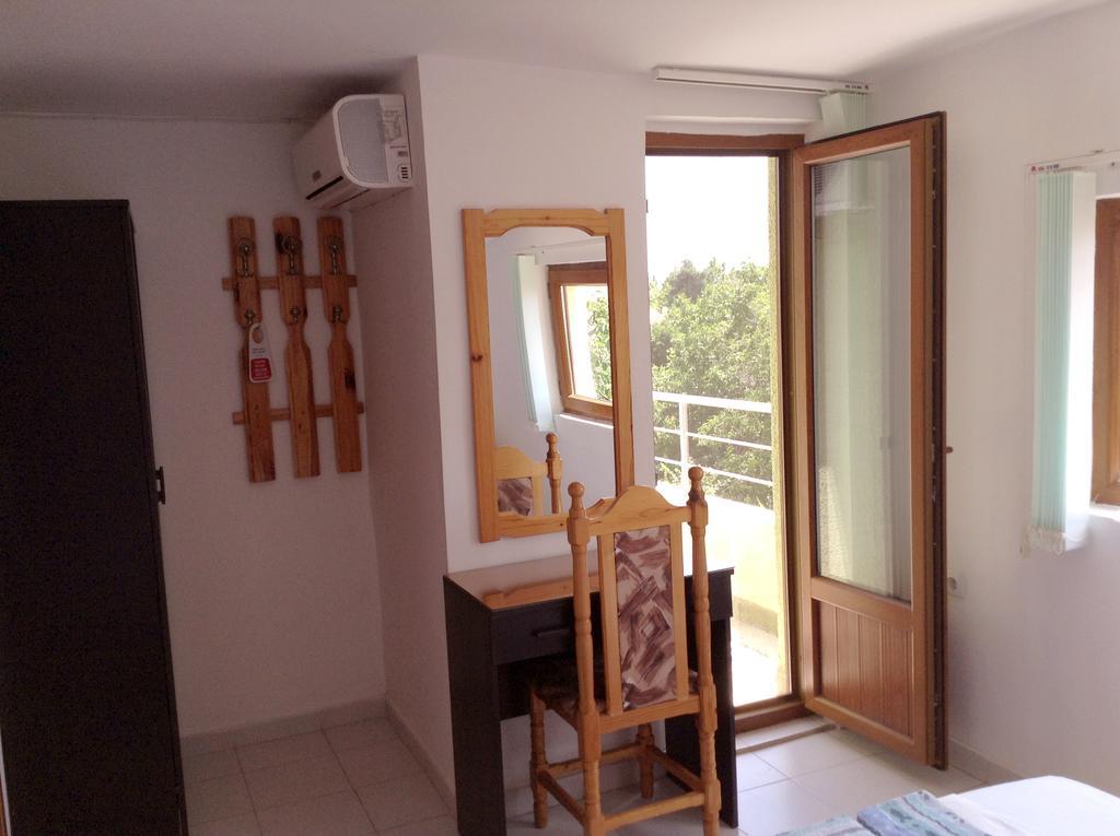 Guest House Yavorov เชอร์โนโมเรทส์ ห้อง รูปภาพ